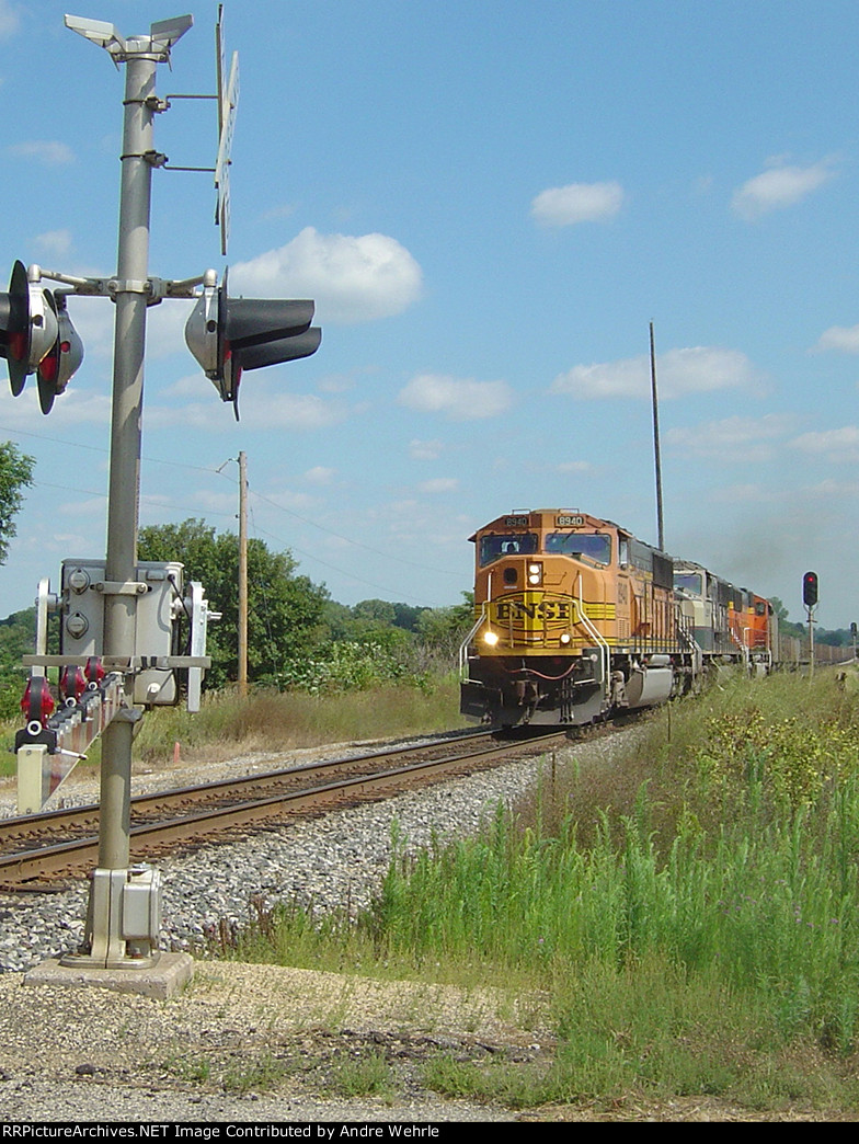 BNSF 8940 West leaving Lewiston Siding after meeting 261